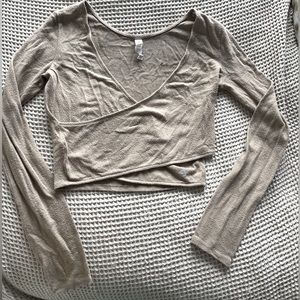 Alo yoga cross front long sleeve athletic top